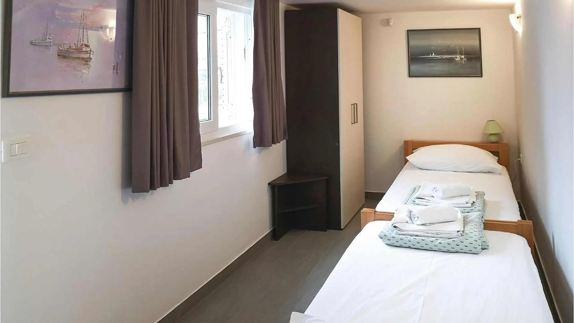 Beautiful Home In Okrug Gornji With Jacuzzi Trogir